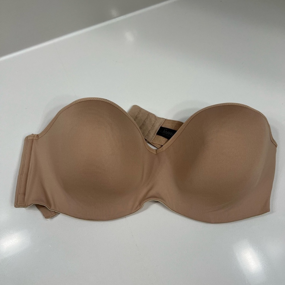 Soma Like New Stay in place Strapless Bra 38D.  No straps included.